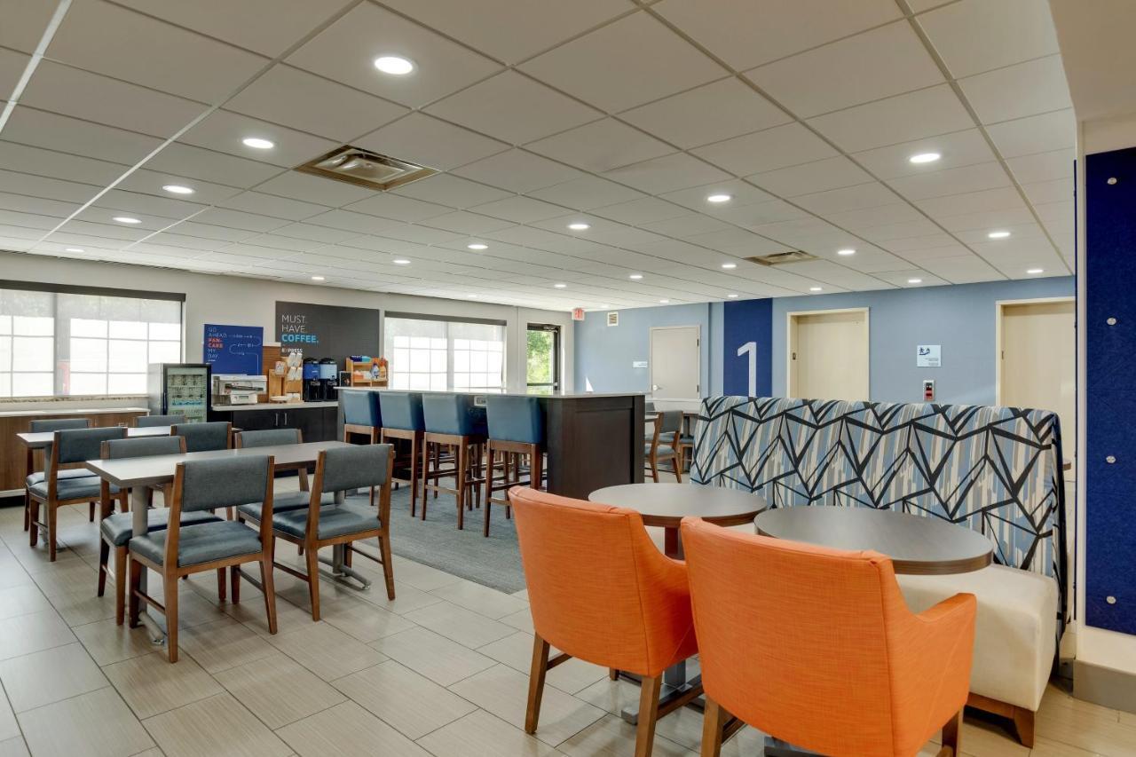 I-95国会环城公路拉戈快捷假日酒店 外观 照片