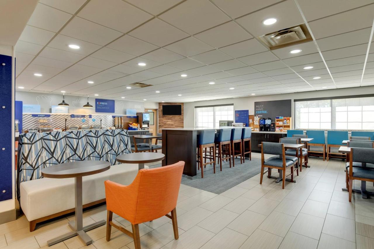 I-95国会环城公路拉戈快捷假日酒店 外观 照片